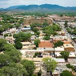 Dos Hermanas 4, 5, 6 & 8 Downtown Courtyard Holiday home
