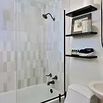 Dos Hermanas 4, 5, 6 & 8 Downtown Courtyard Holiday home *